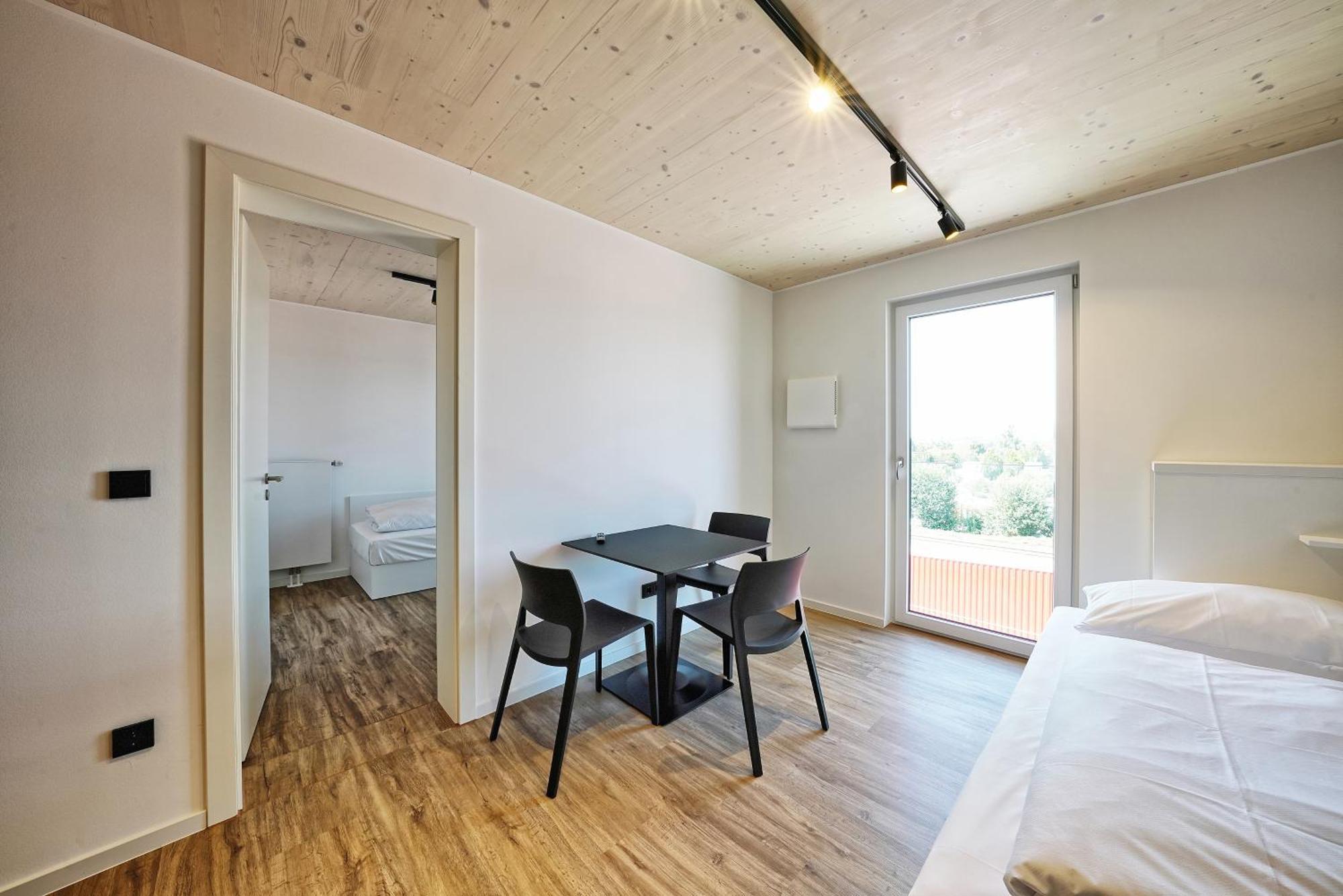 Timber One Boardinghouse Dorfen Aparthotel Exterior foto